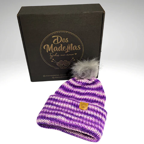 Gorro de Lana Lila/Morado con Pom Pom