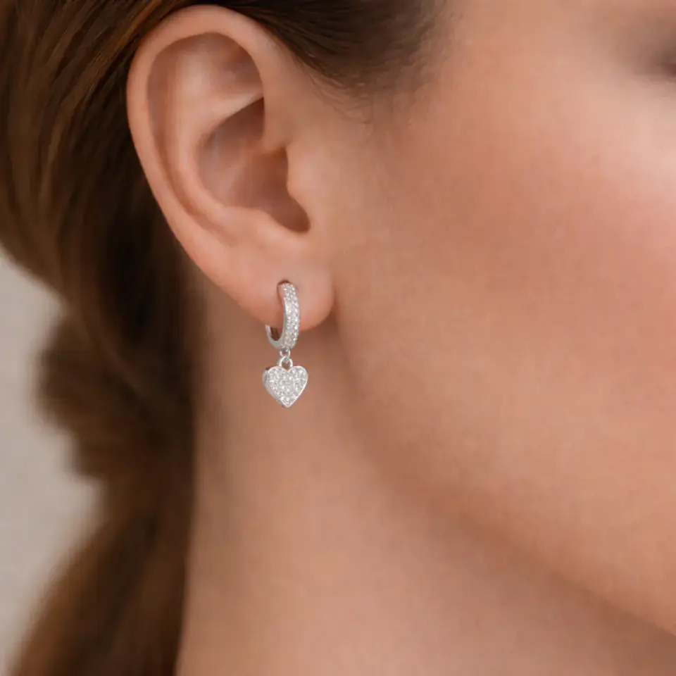 Argolla Huggie Corazón Circones 12 mm 2