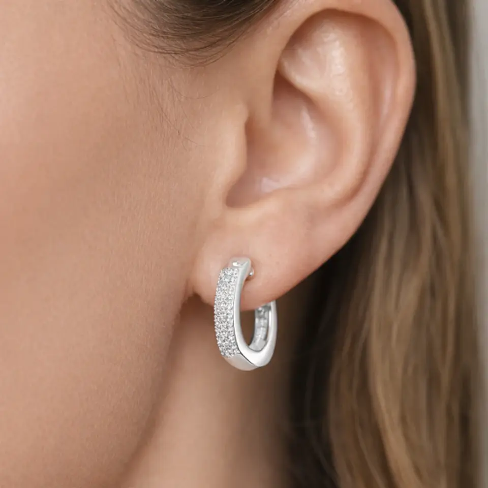 Argolla Huggie Circones Pavé 13 mm 2