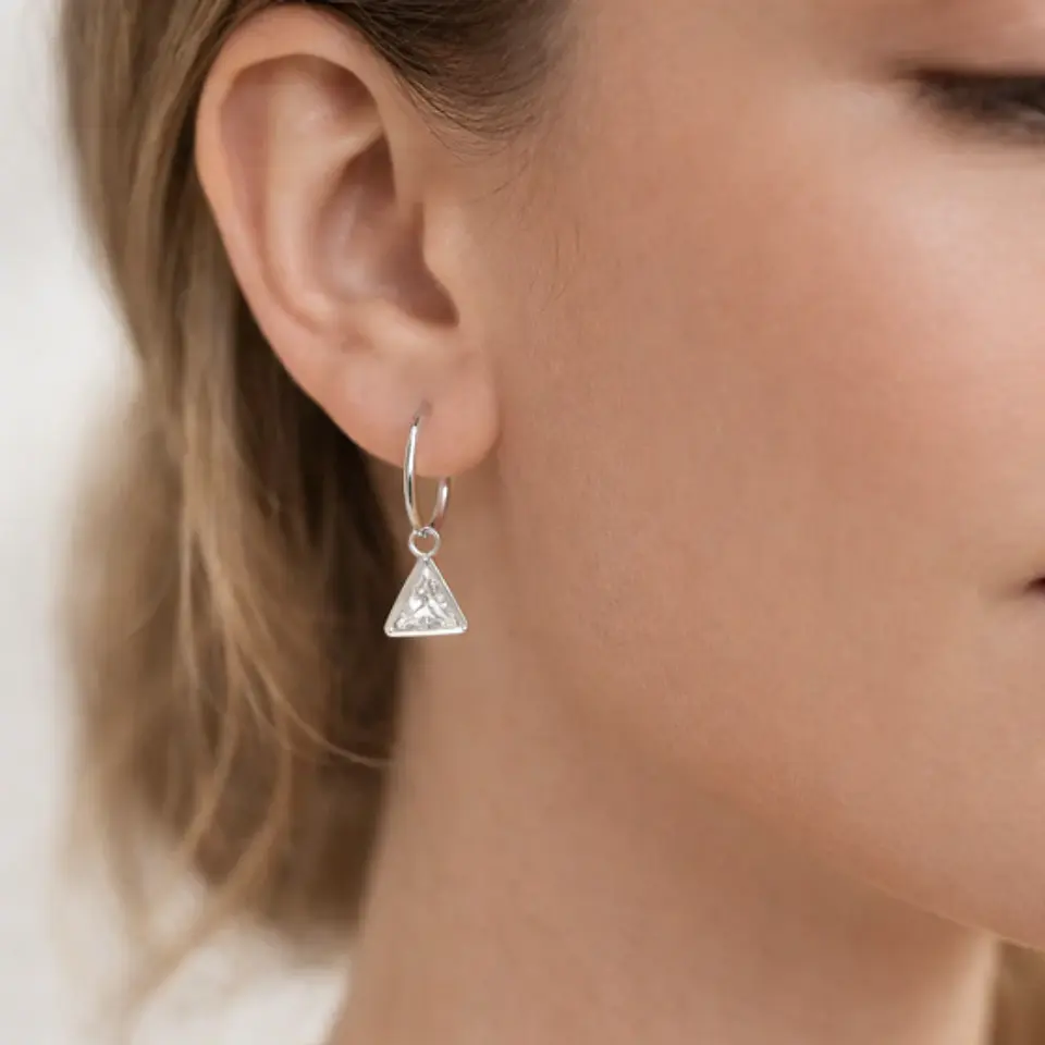 Argolla Triangulo Circón 14 mm 2