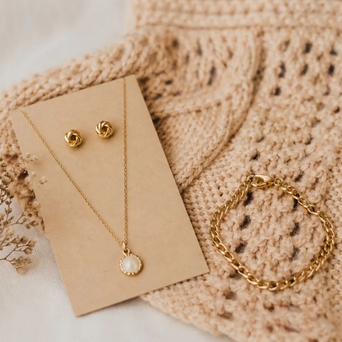 DETALLES QUE ABRIGAN