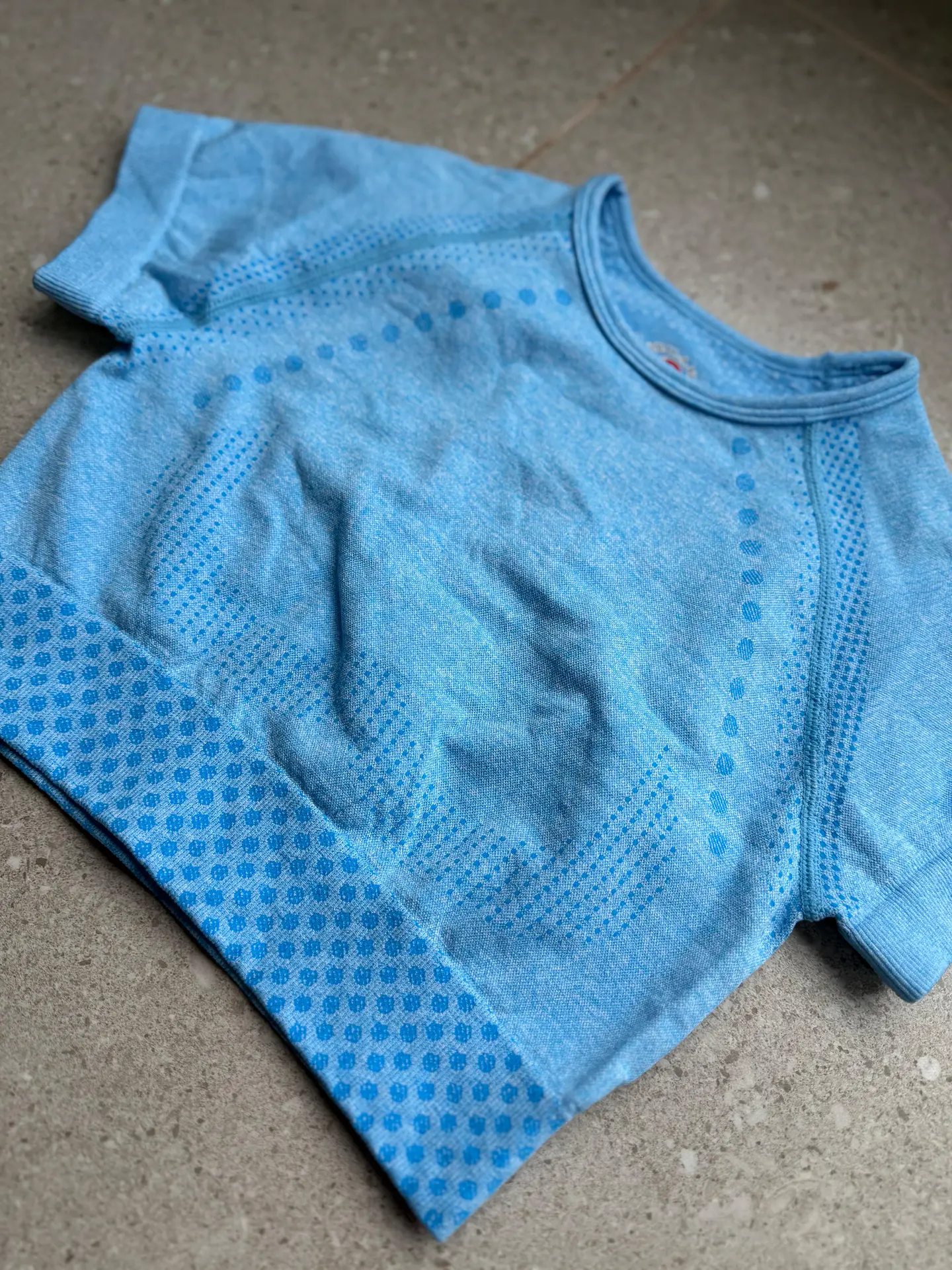 Conjunto Deportivo Unicolor (Top Manga Corta + Calza Push-Up) 4