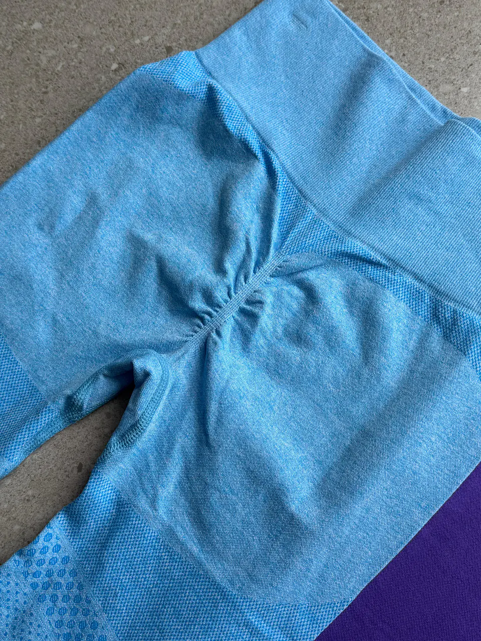 Conjunto Deportivo Unicolor (Top Manga Corta + Calza Push-Up) 7
