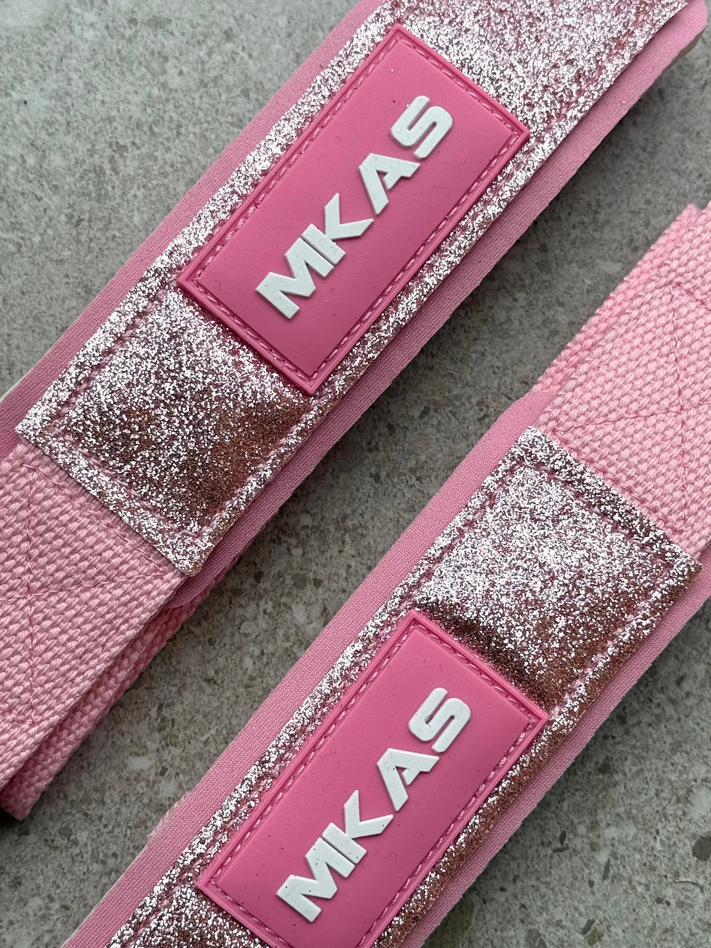Straps de Agarre Rosa Glitter – Almohadilla Acolchada 1