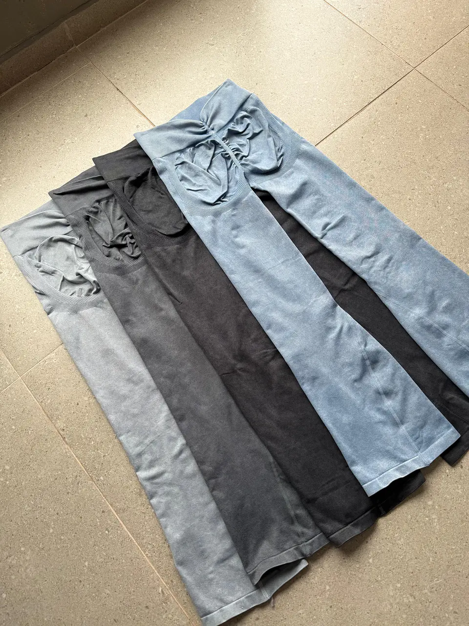 Calza Flare Moldeadora con Corte en V (Push Up) 6