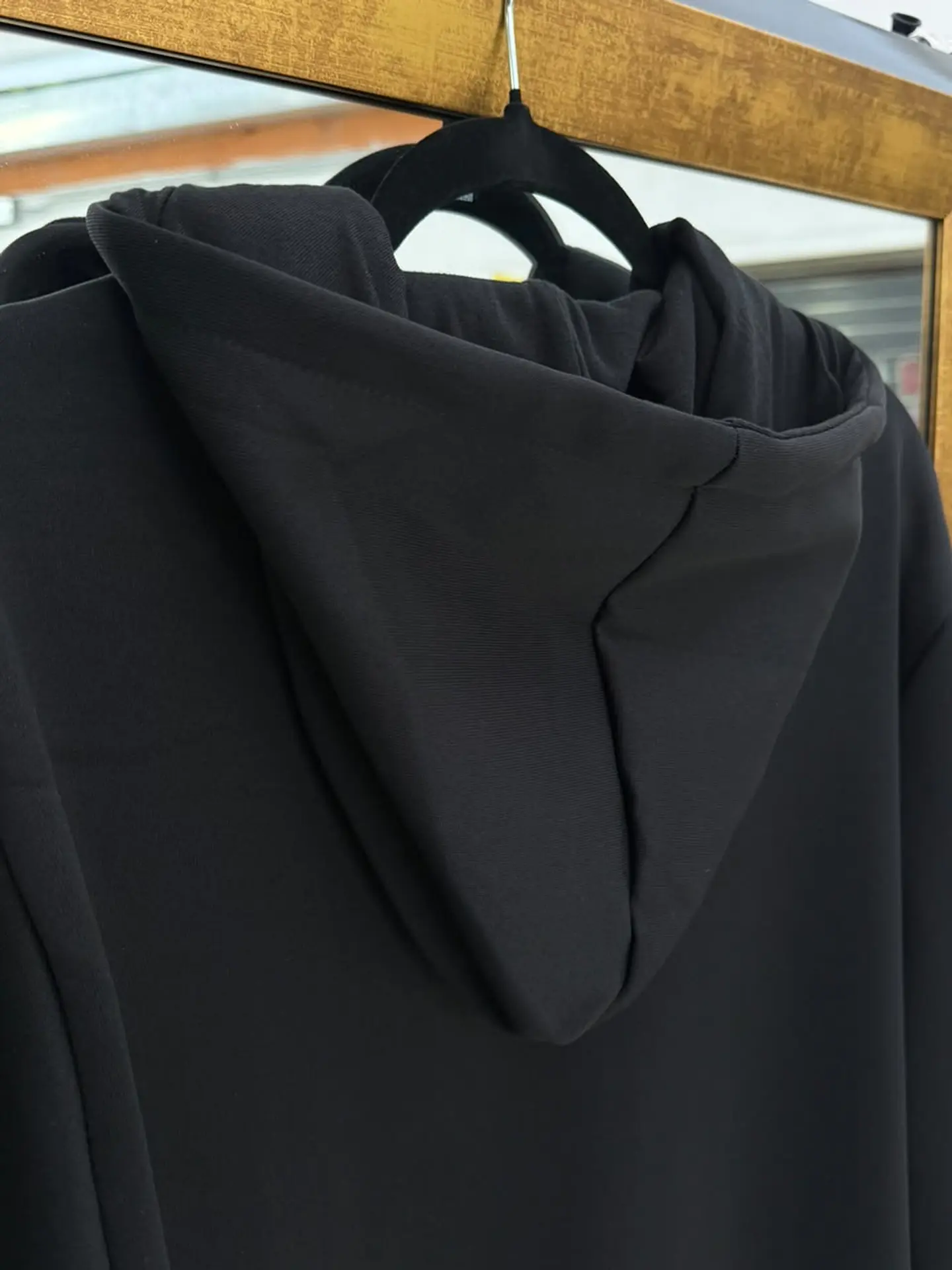Polerón Hoodie Oversize Premium | Estilo Urbano con Apliques 3
