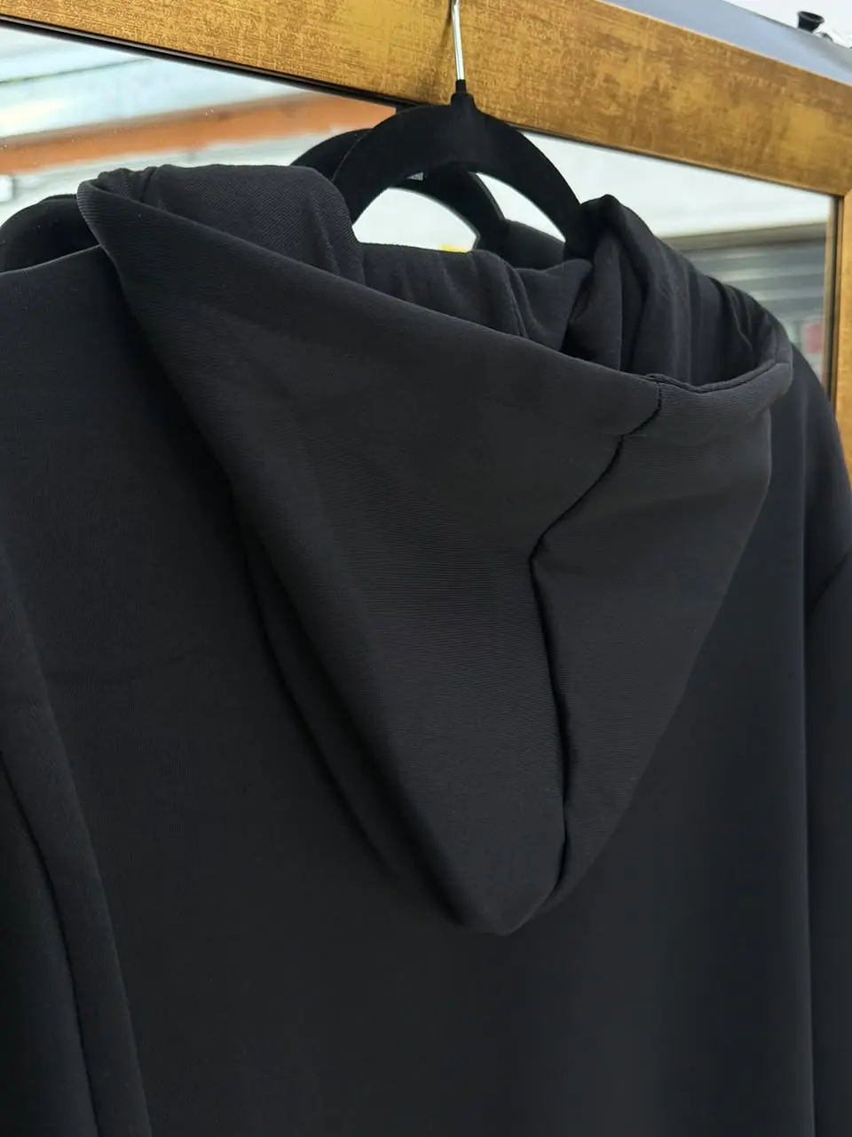 Polerón Hoodie Oversize Premium | Estilo Urbano con Apliques 3