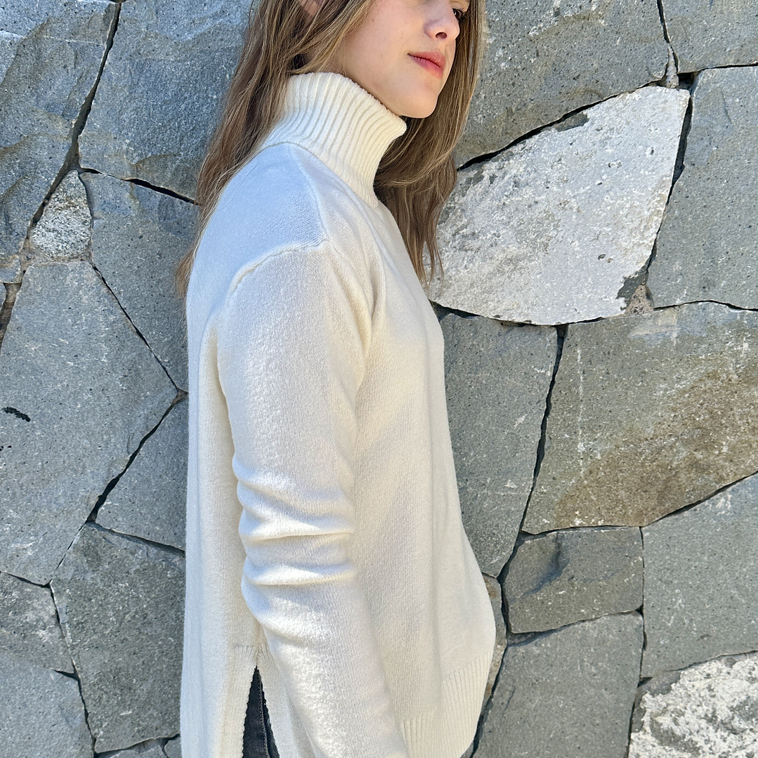 Sweater Largo Cuello Tortuga Asimetrico 7