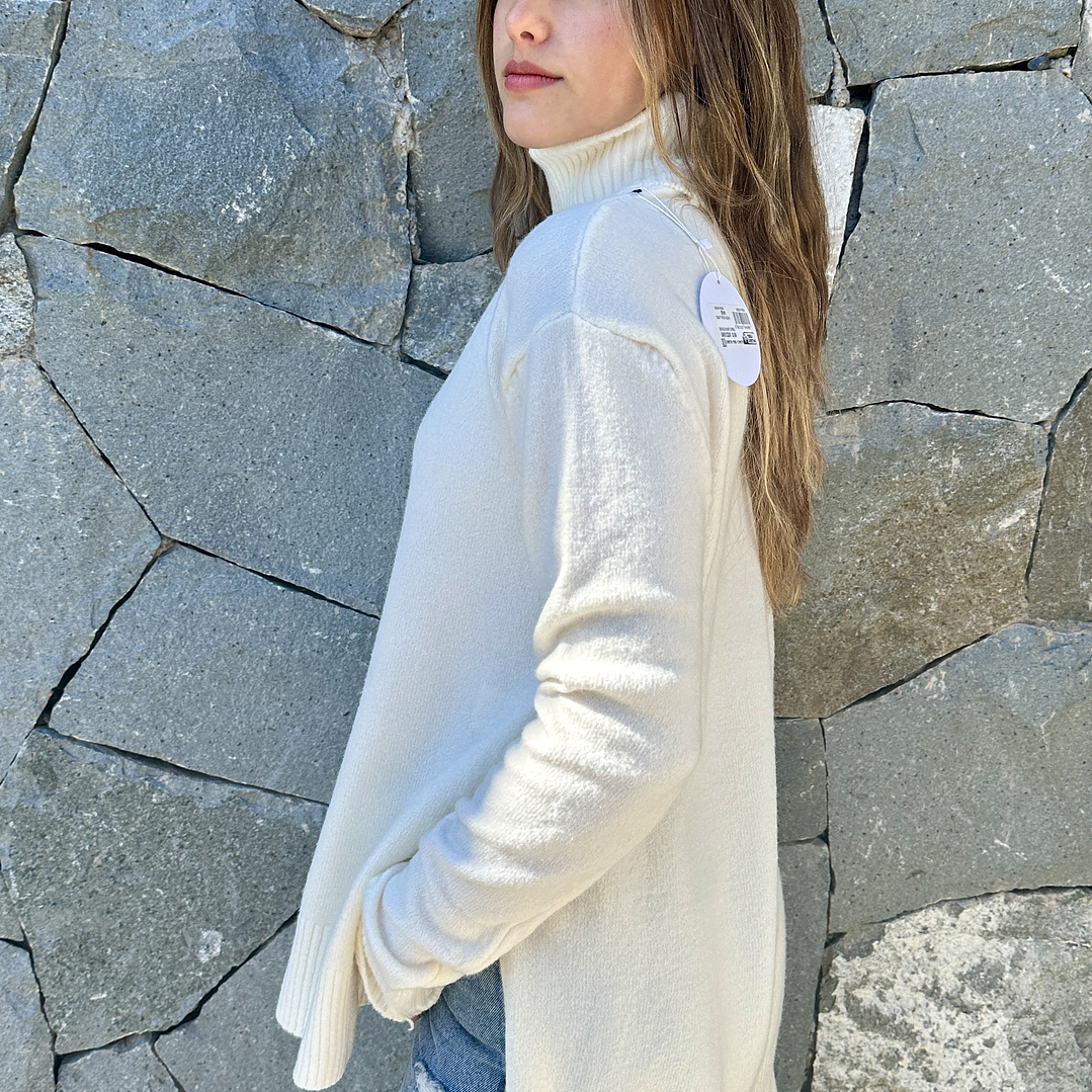 Sweater Largo Cuello Tortuga Asimetrico 9