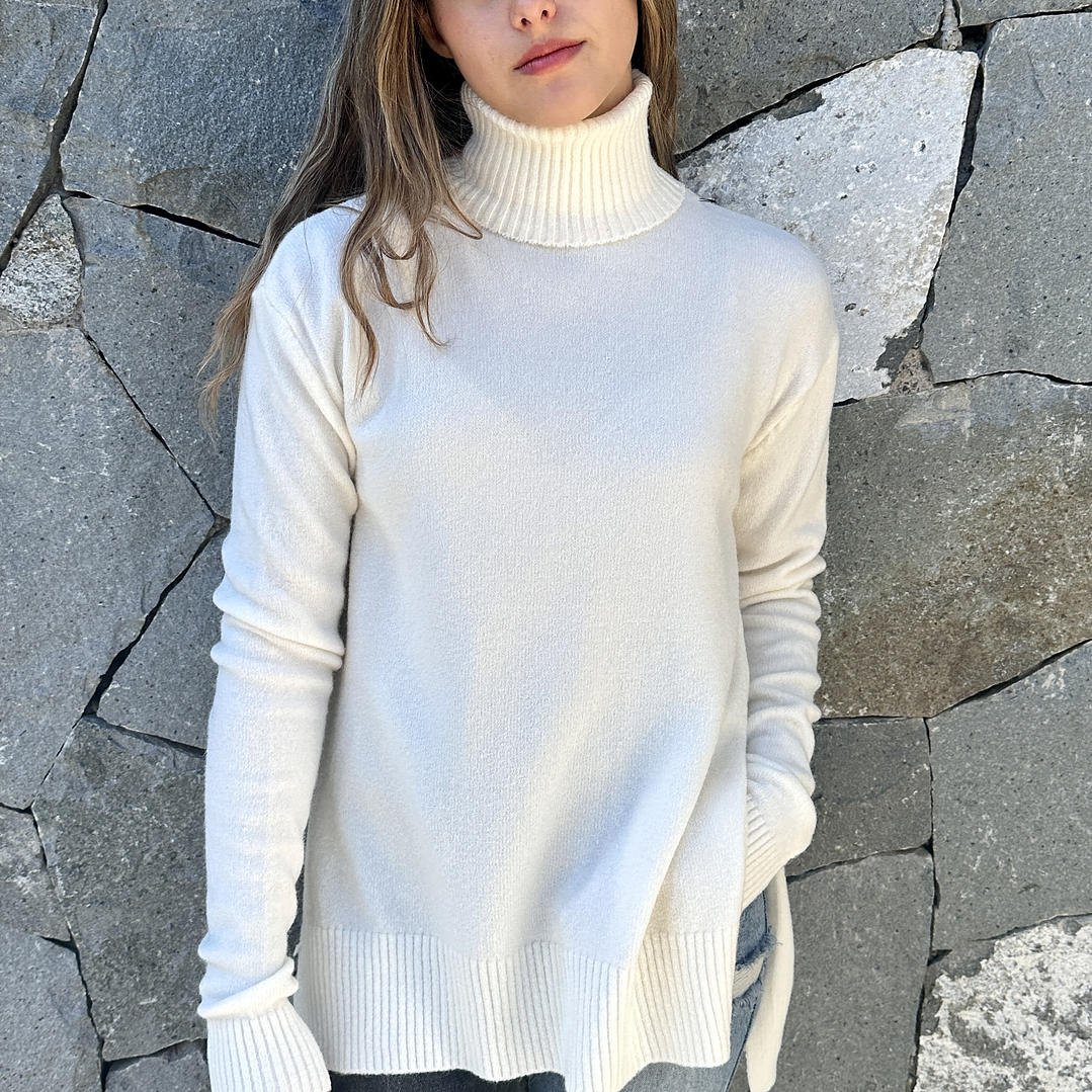 Sweater Largo Cuello Tortuga Asimetrico 12