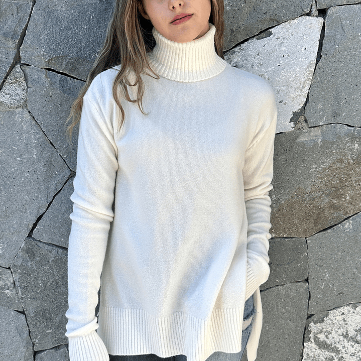 Sweater Largo Cuello Tortuga Asimetrico 12
