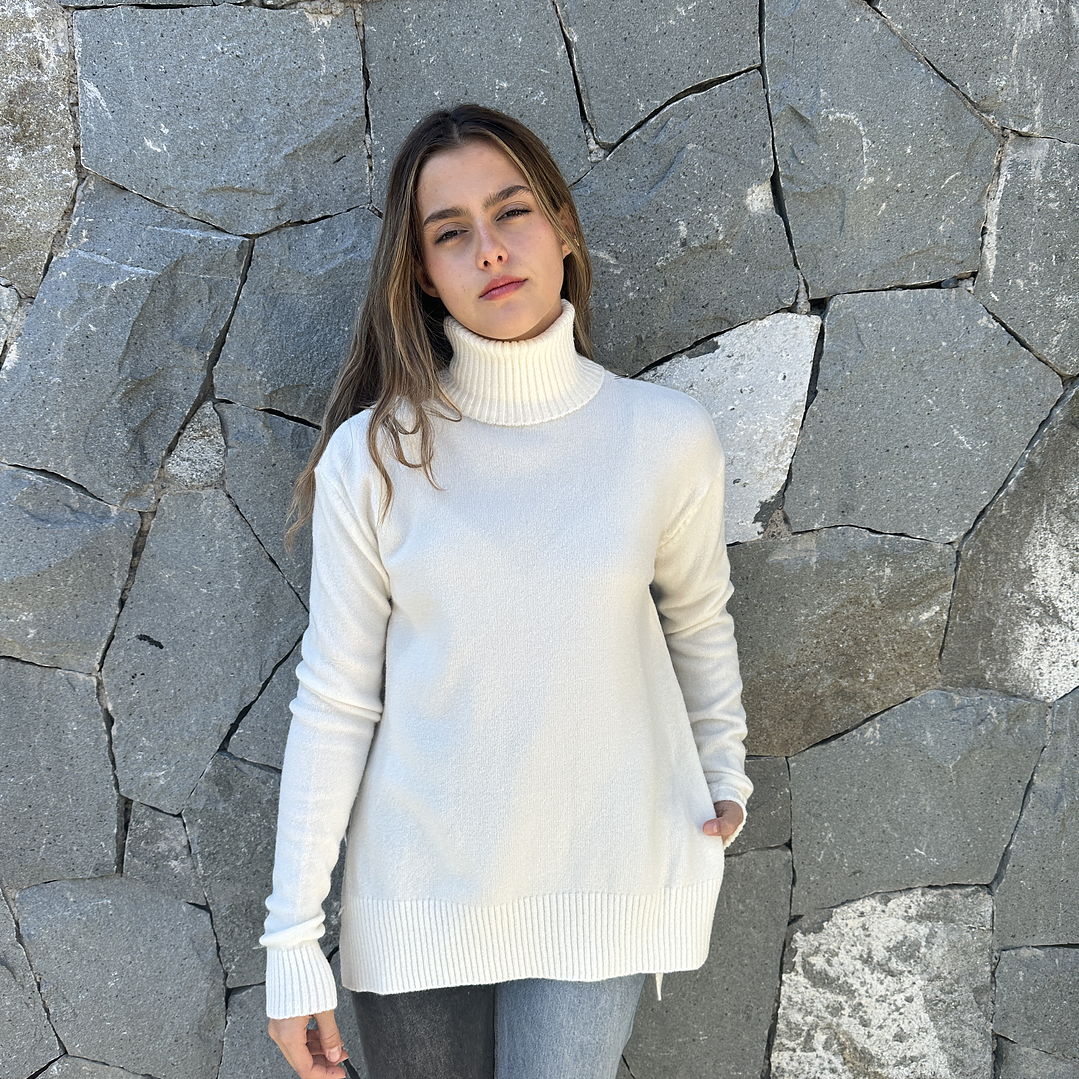 Sweater Largo Cuello Tortuga Asimetrico 13