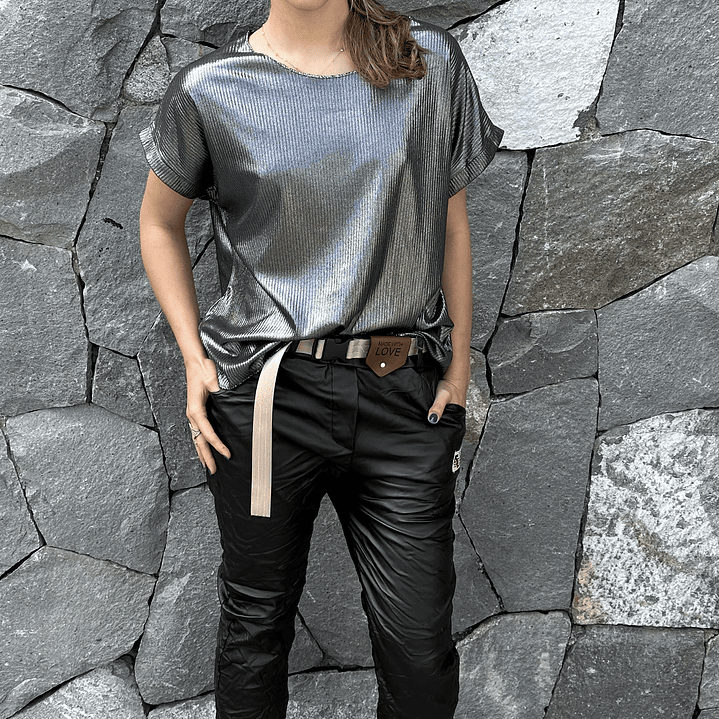 Jogger Ecocuero con Cinturón 6