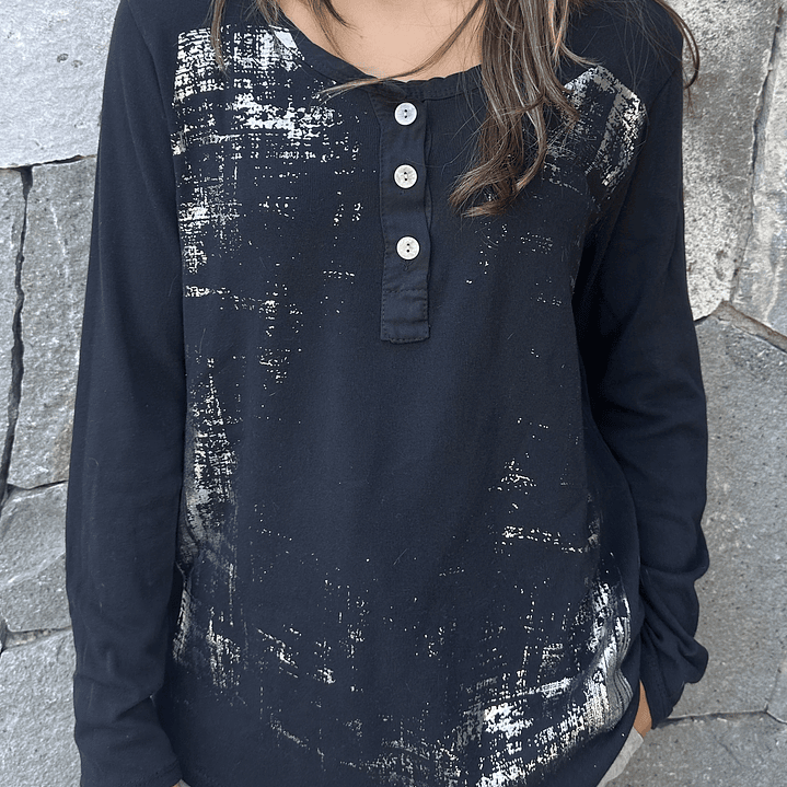 POLERA MANGA LARGA BOTONES Y FOLIA  1