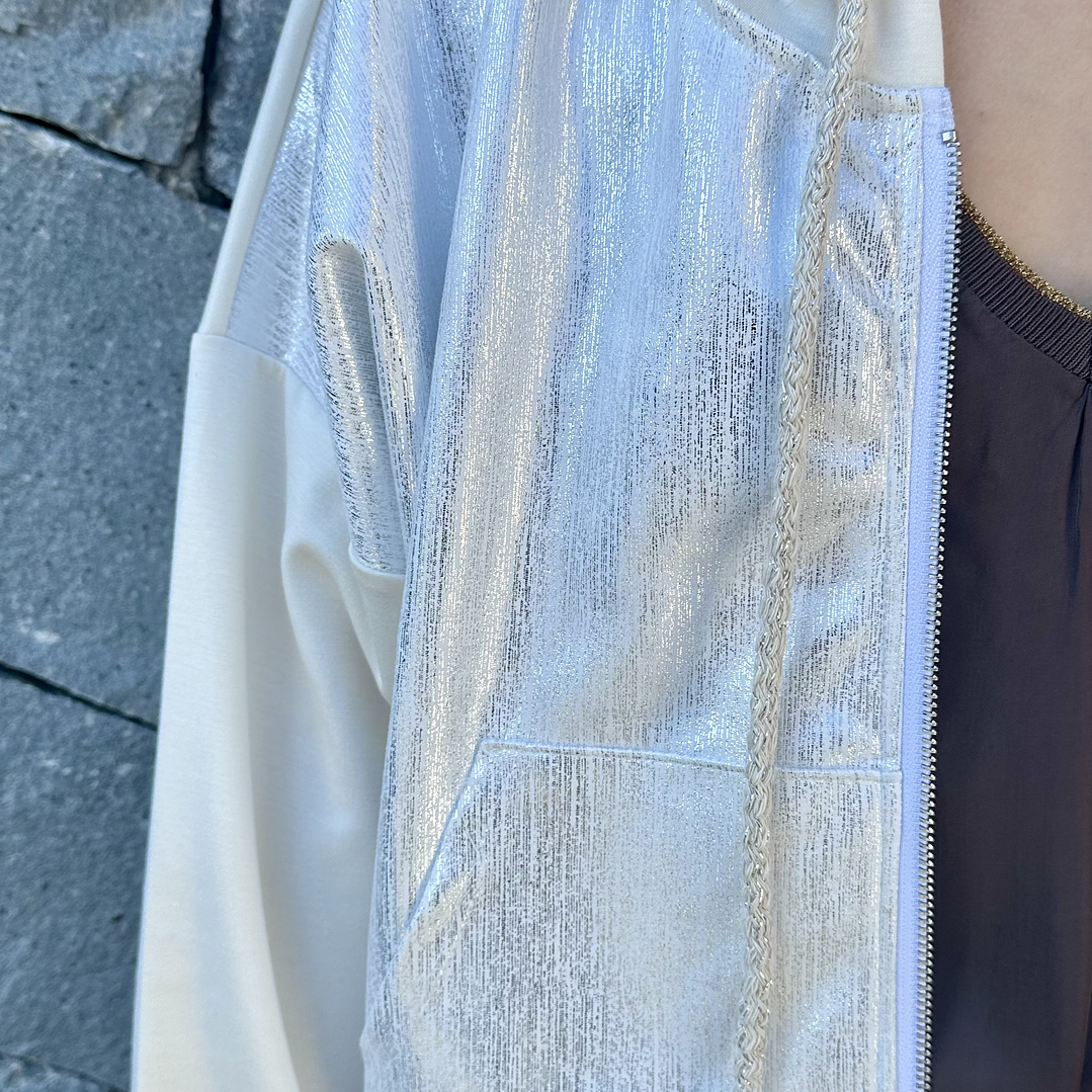 CHAQUETA  CON CAPUCHA  4