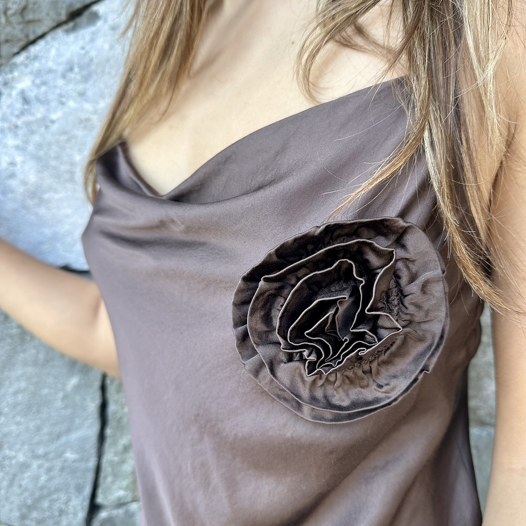 TOP SATINADO FLOR  1