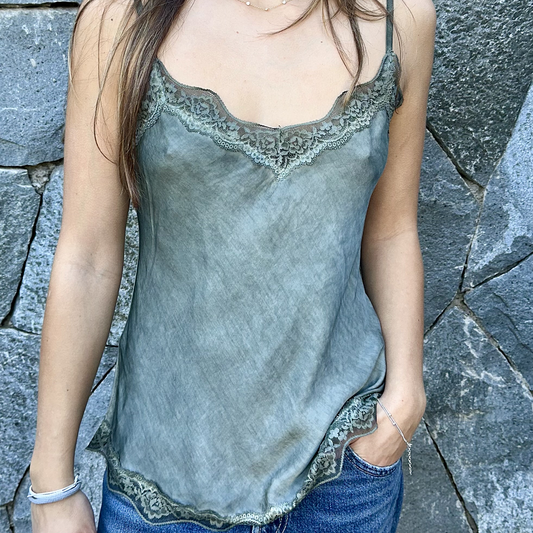 TOP DE SEDA Y ENCAJE  3