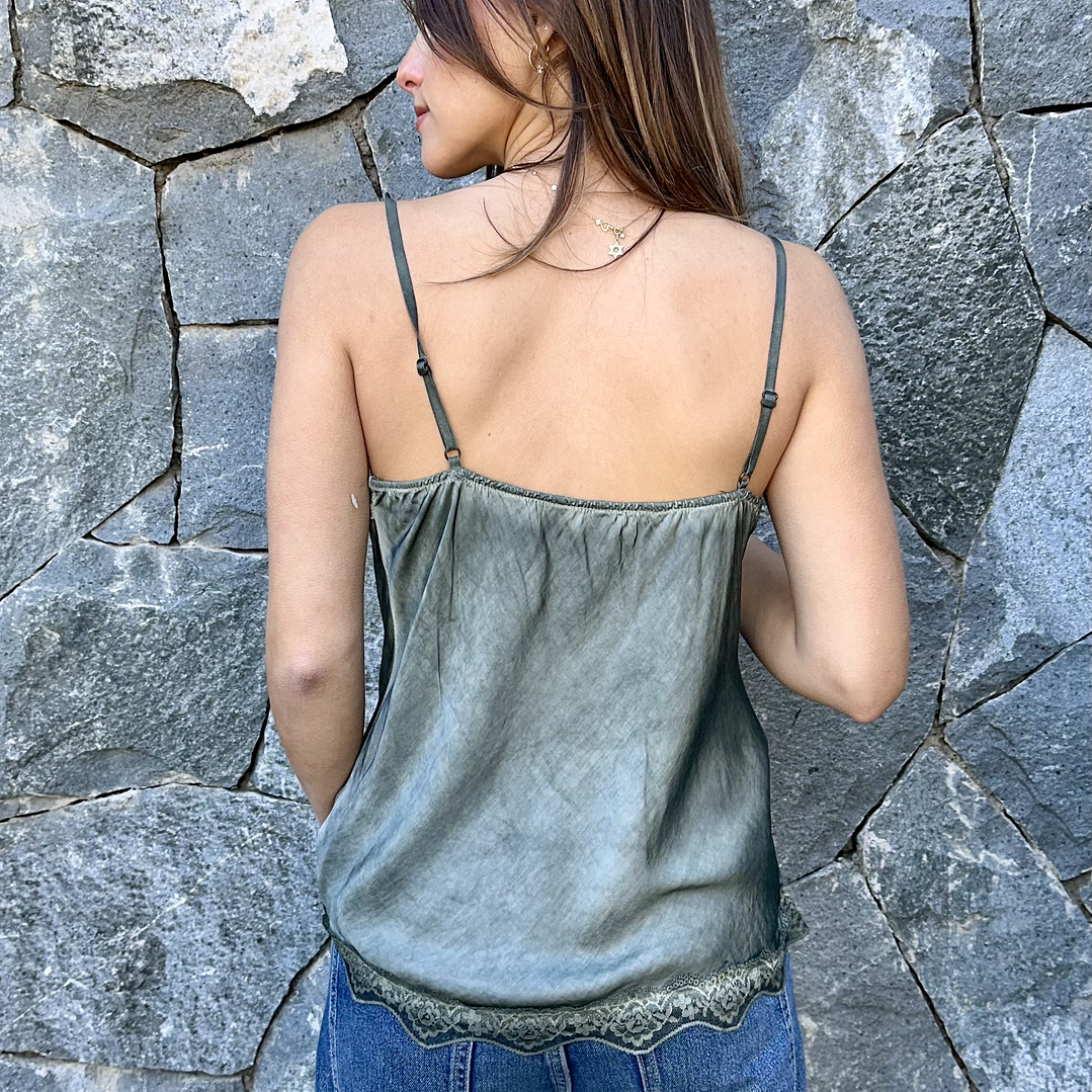 TOP DE SEDA Y ENCAJE  5