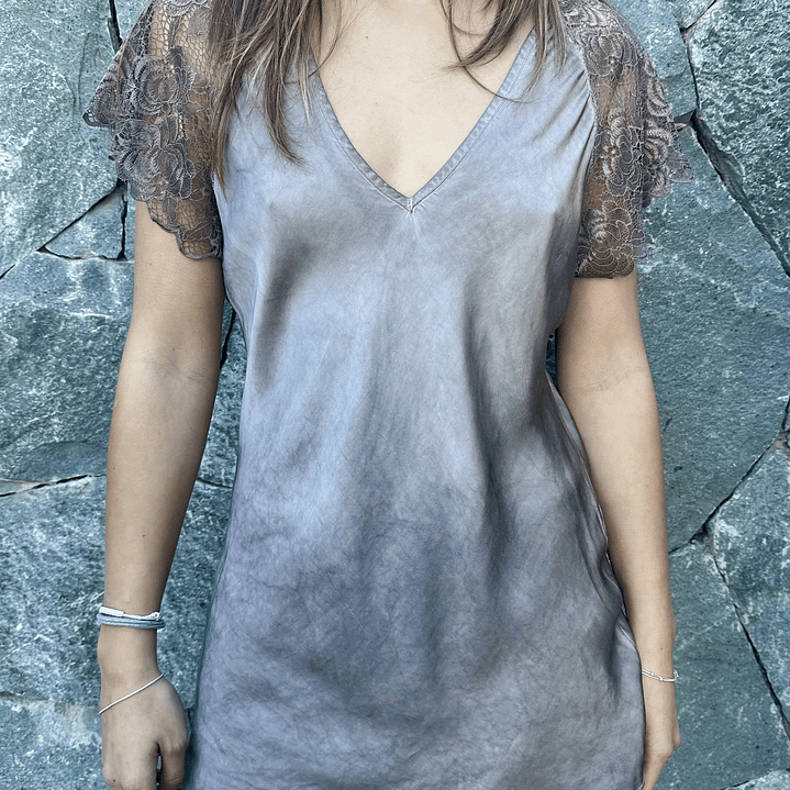 POLERA SEDA MANGAS ENCAJE  4