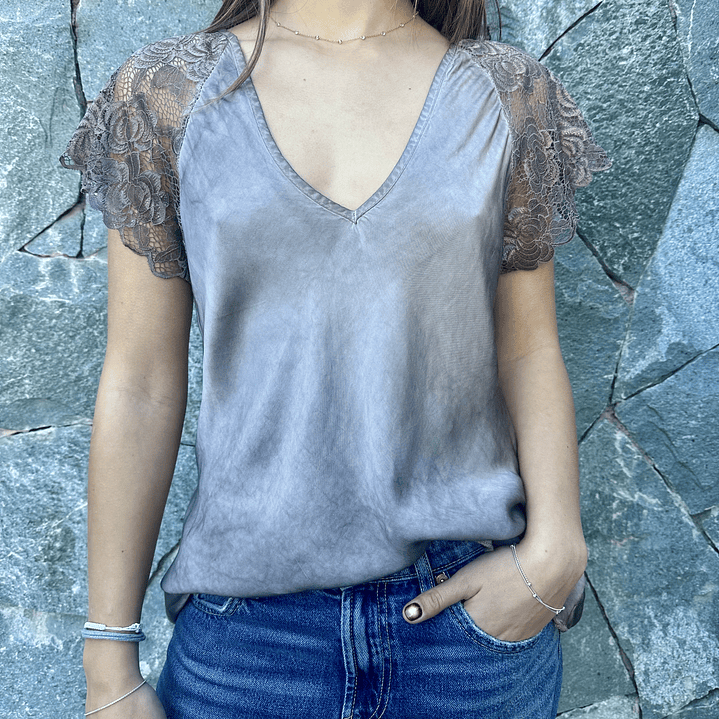 POLERA SEDA MANGAS ENCAJE  6
