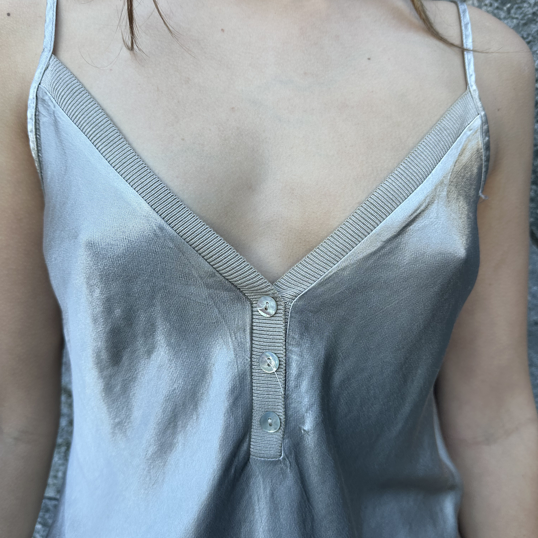 TOP SATINADO BOTONES  4