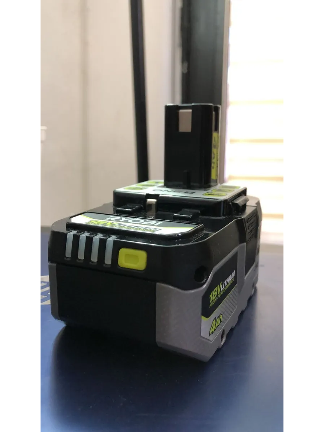 Batería Ryobi 4Ah High Performance PBP 004 2