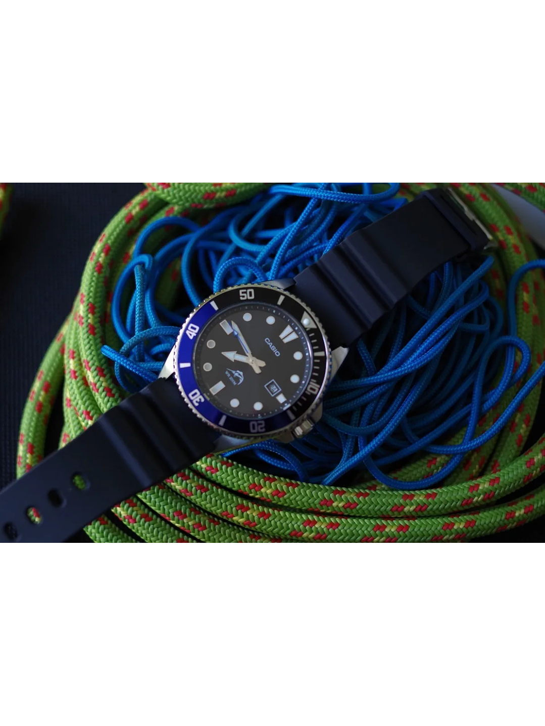 Reloj Casio Marlin Negro/azul, 200 mts 2