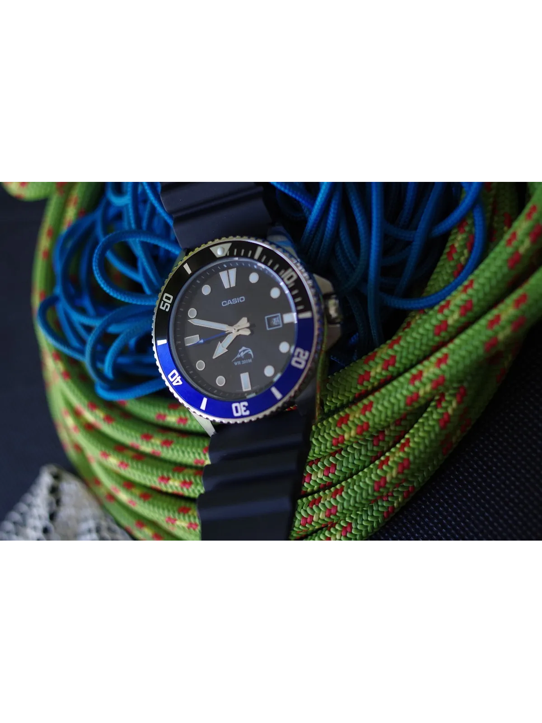 Reloj Casio Marlin Negro/azul, 200 mts 3