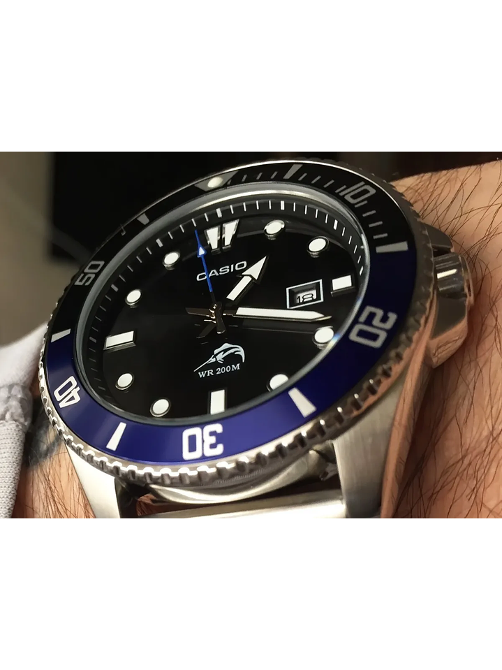 Reloj Casio Marlin Negro/azul, 200 mts 4