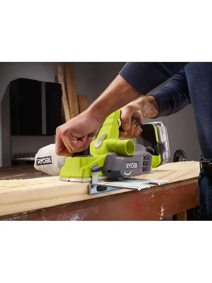 Cepillo Para Madera Ryobi Inalámbrico De 3-1/4 Pulgadas P611 18V Chile 4