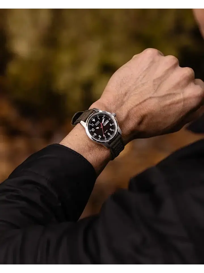 Reloj Citizen Hombre Bm8180-03e Garrison Eco-drive 100mt 4