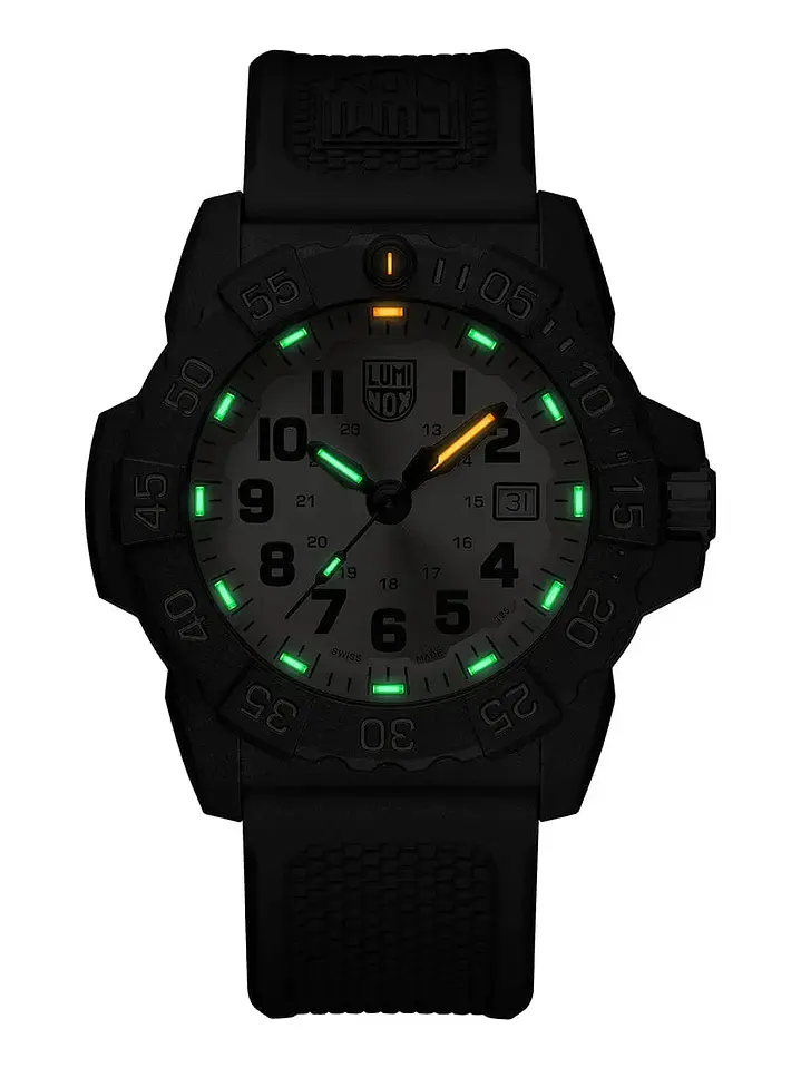 Reloj Luminox Navy Seal Gold Hombre Swiss Made Chile 2