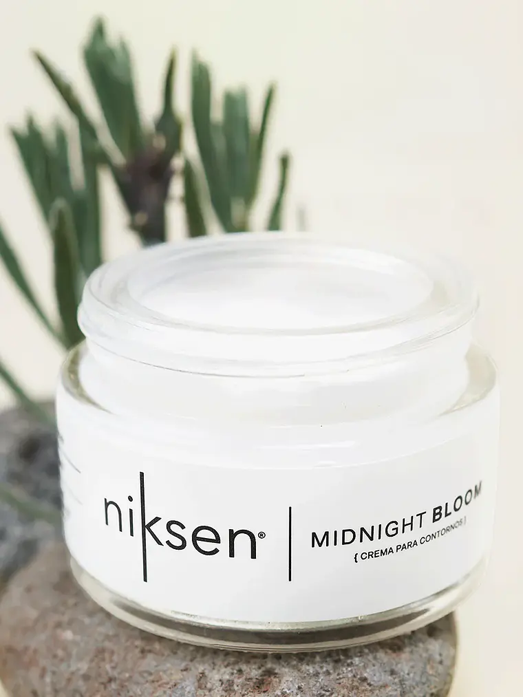 Midnight Bloom (Crema de contornos) 1