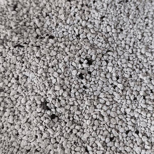 Arena aglutinante bentonita 8 Kg 4