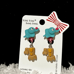 Brincos infantis com pêndulo