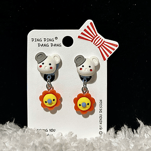 Brincos infantis com pêndulo