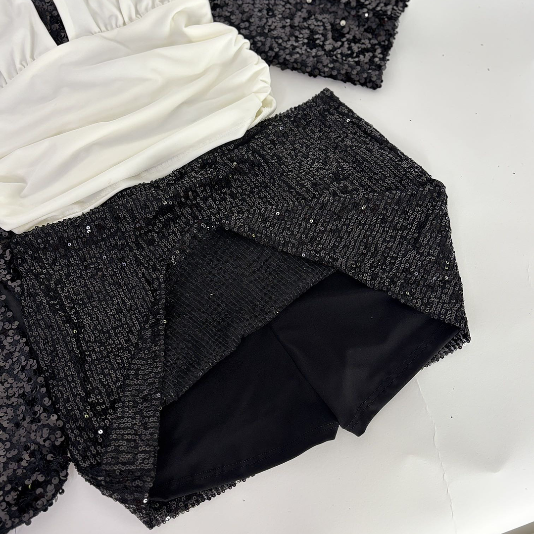 FALDA CON SHORT LENTEJUELAS 6