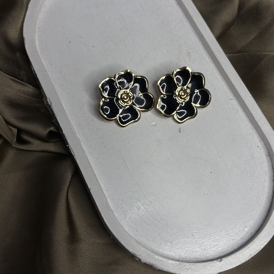 AROS FLOR NEGRA ELEGANTE 2