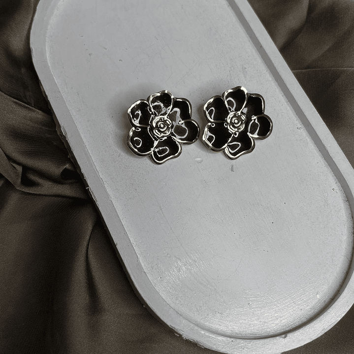 AROS FLOR NEGRA ELEGANTE 2