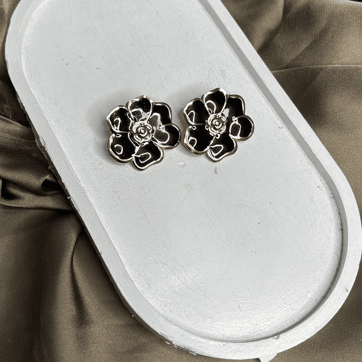 AROS FLOR NEGRA ELEGANTE 4