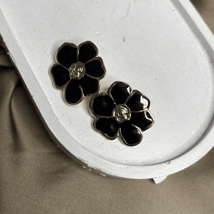 AROS FLOR NEGRA ELEGANTE 1