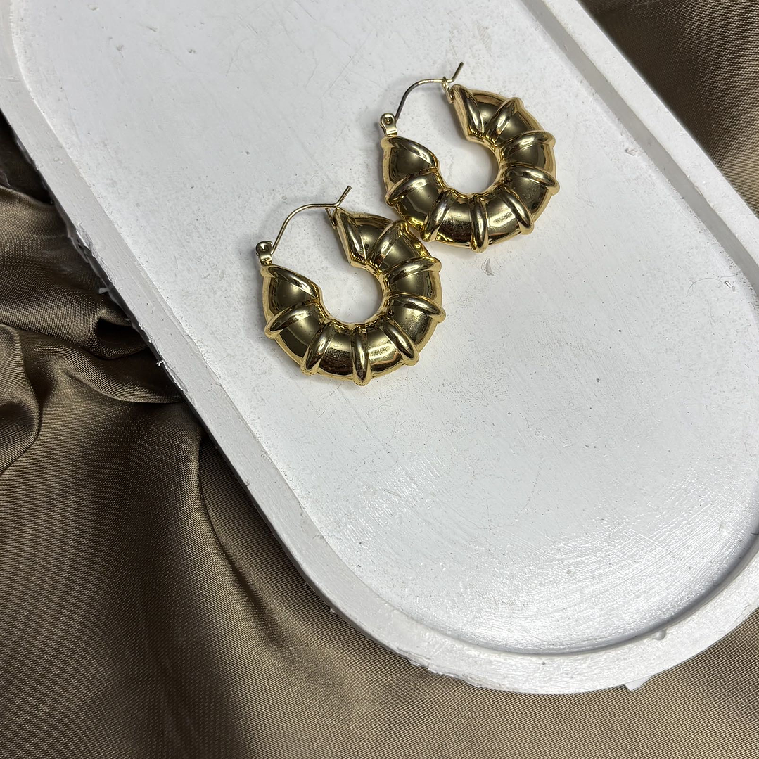 AROS ARGOLLA PUFFY DORADA 2