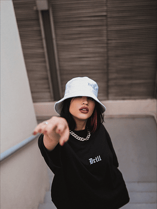 POLERA NEGRA CLASICA