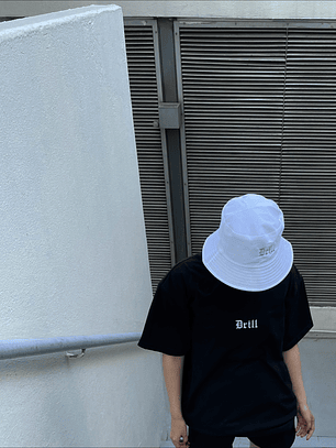 POLERA NEGRA CLASICA