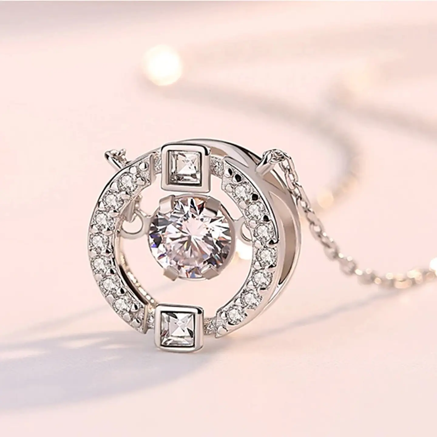 Collar Circulo con Circones Plateado 3