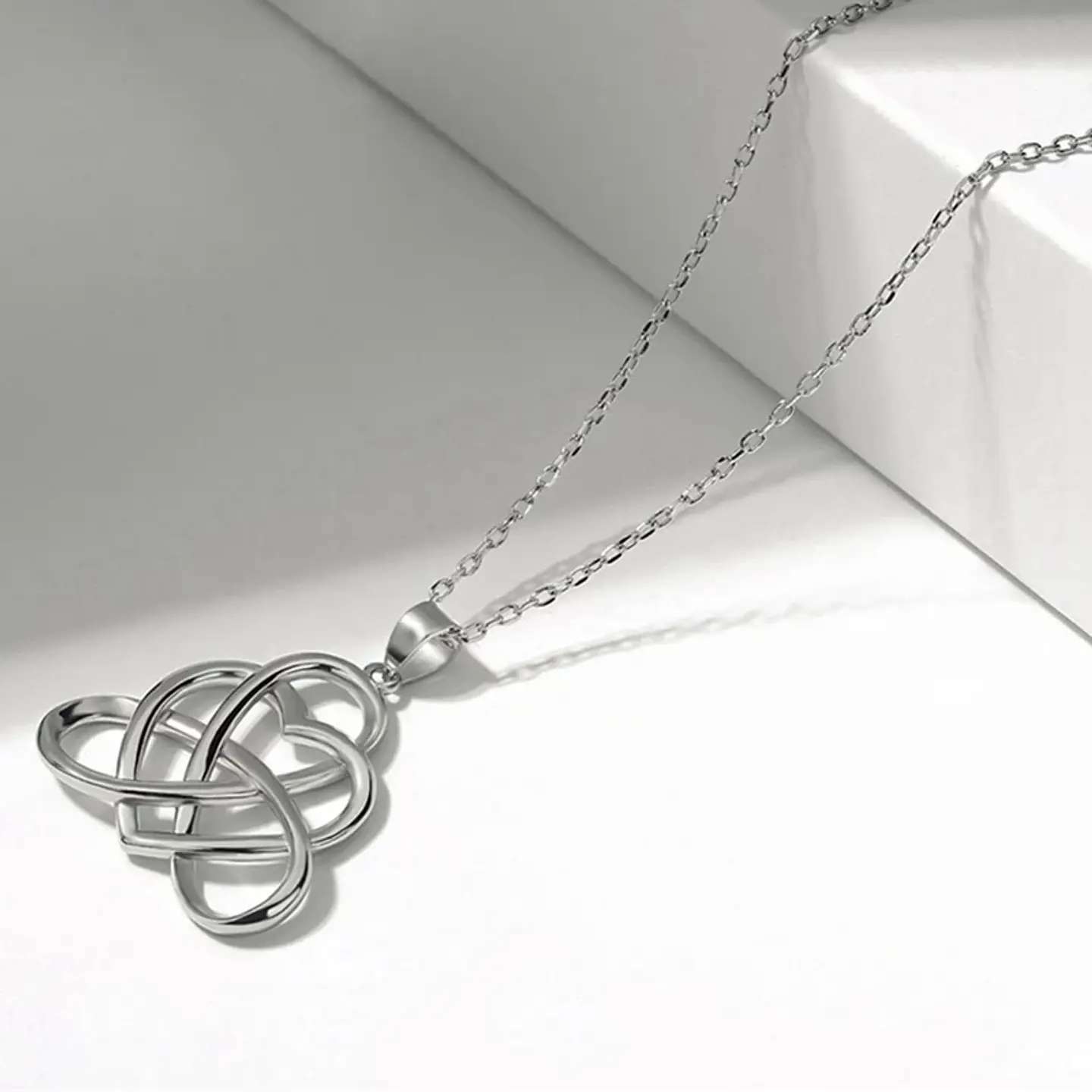Collar Corazon Nudo Celta Plateado 4