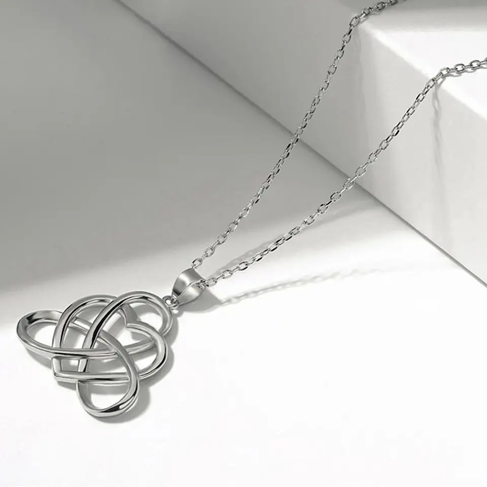 Collar Corazon Nudo Celta Plateado 4