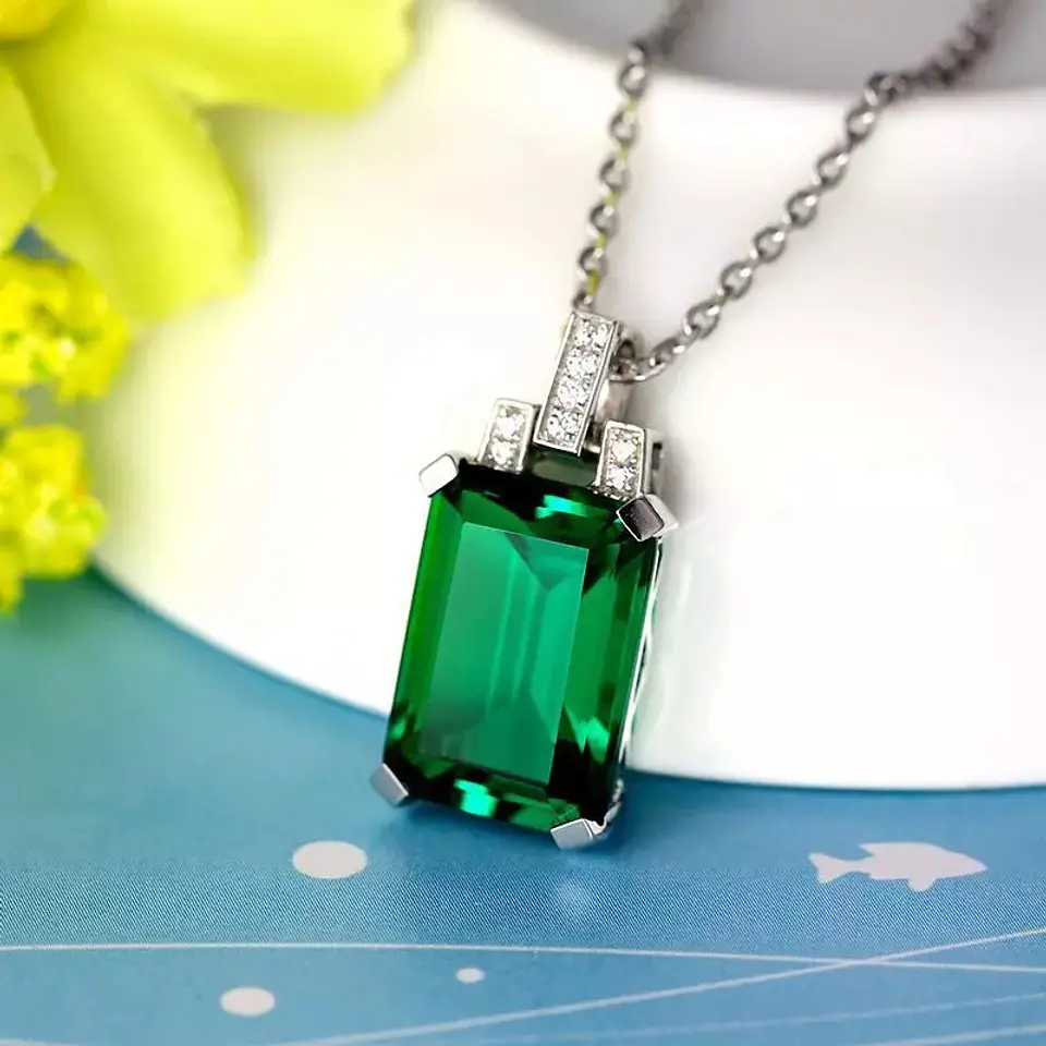 Collar Cristal Verde Circones 5