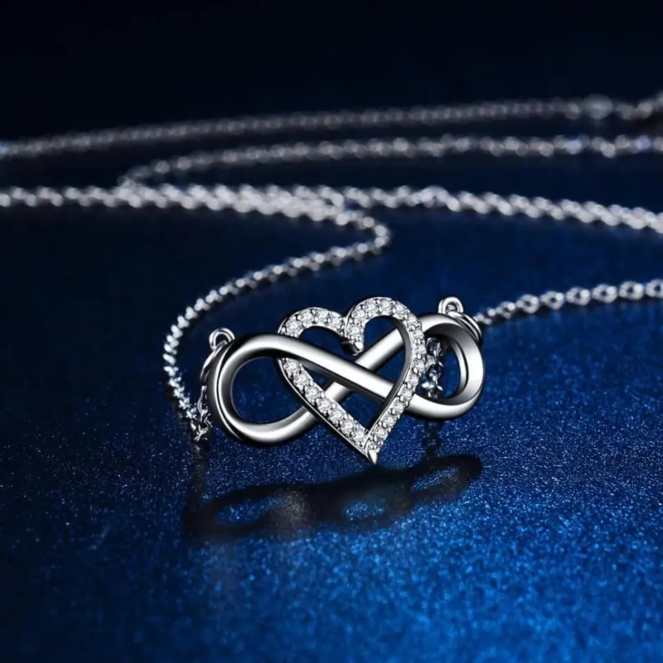 Collar Infinito Corazon Plateado 3