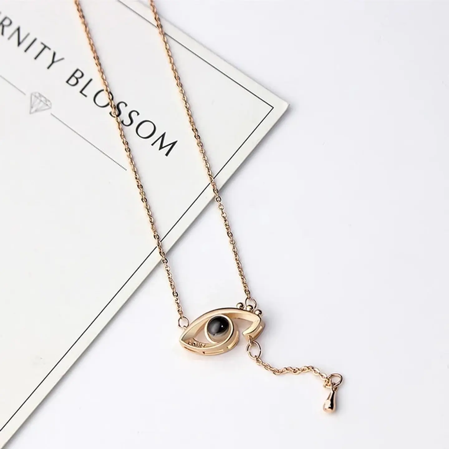 Collar Ojo Te Amo en 100 Idiomas Dorado 4